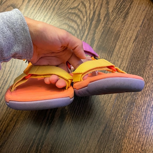 Teva x Outdoor Voices Hurricane XLT2 Sandals - Picture 7 of 14